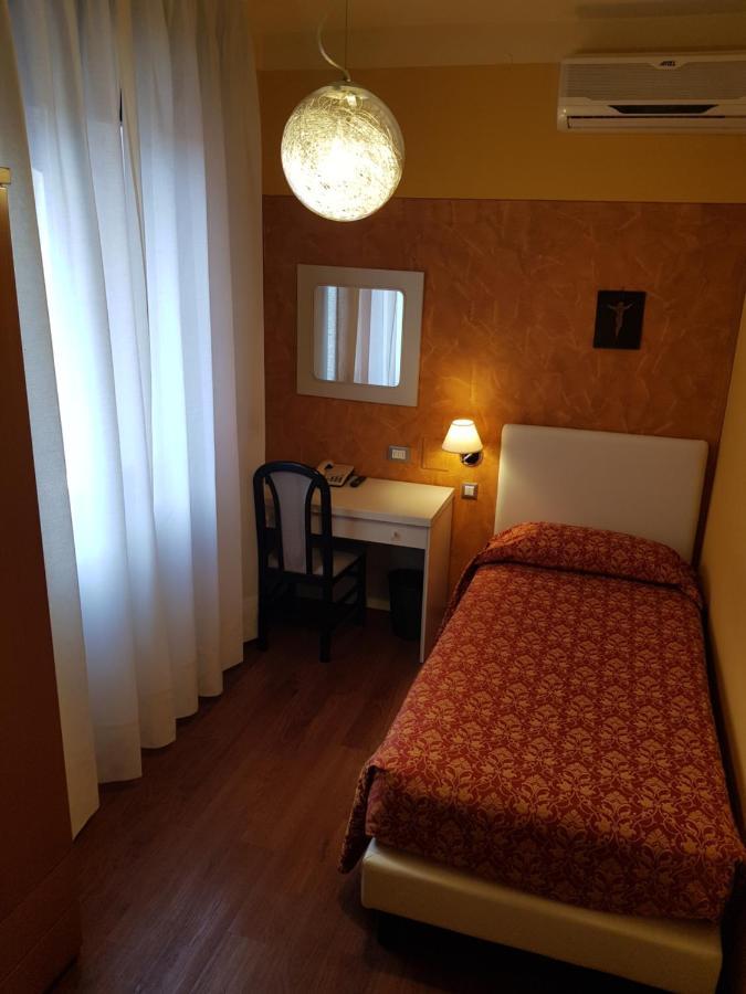 Boario Terme Hotel Diana מראה חיצוני תמונה