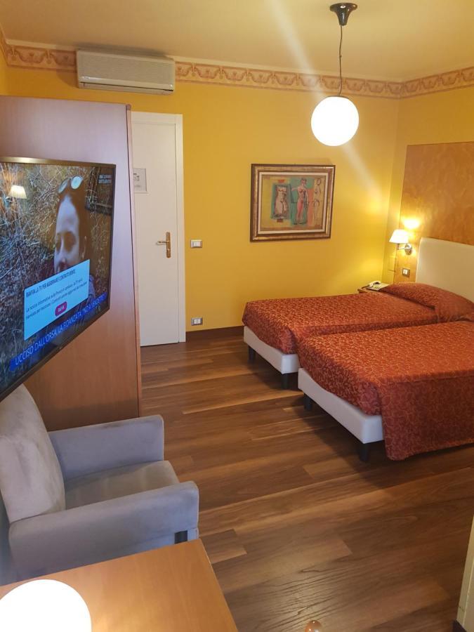 Boario Terme Hotel Diana מראה חיצוני תמונה