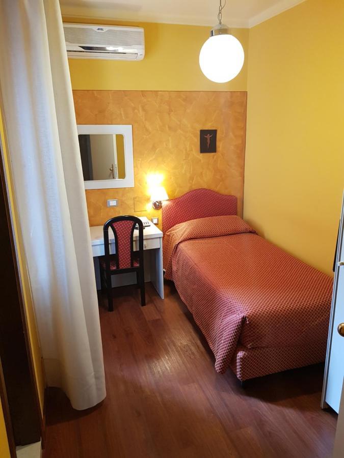 Boario Terme Hotel Diana מראה חיצוני תמונה