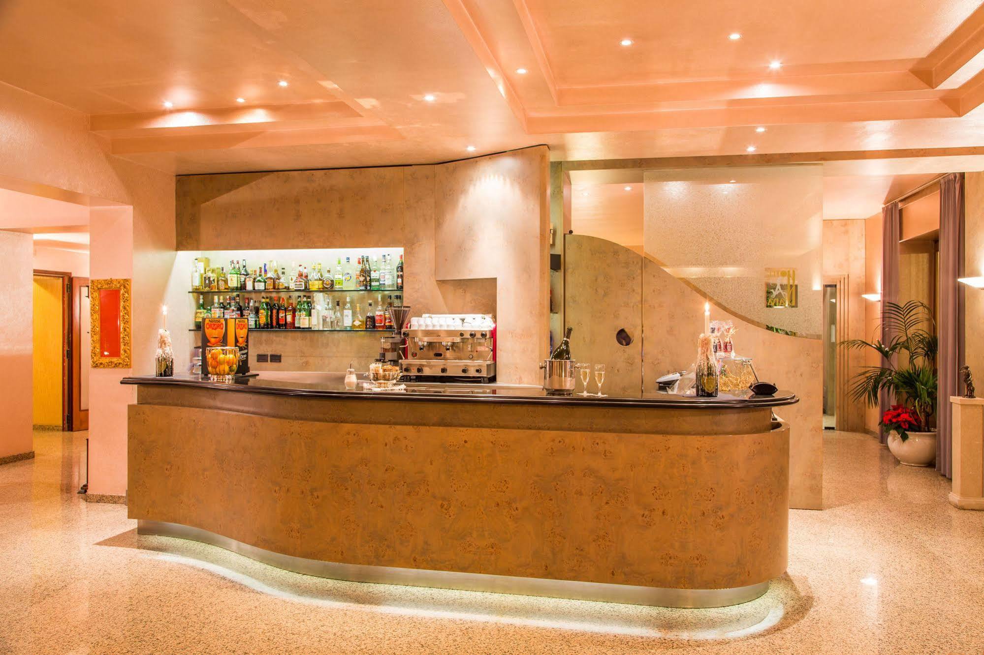 Boario Terme Hotel Diana מראה חיצוני תמונה
