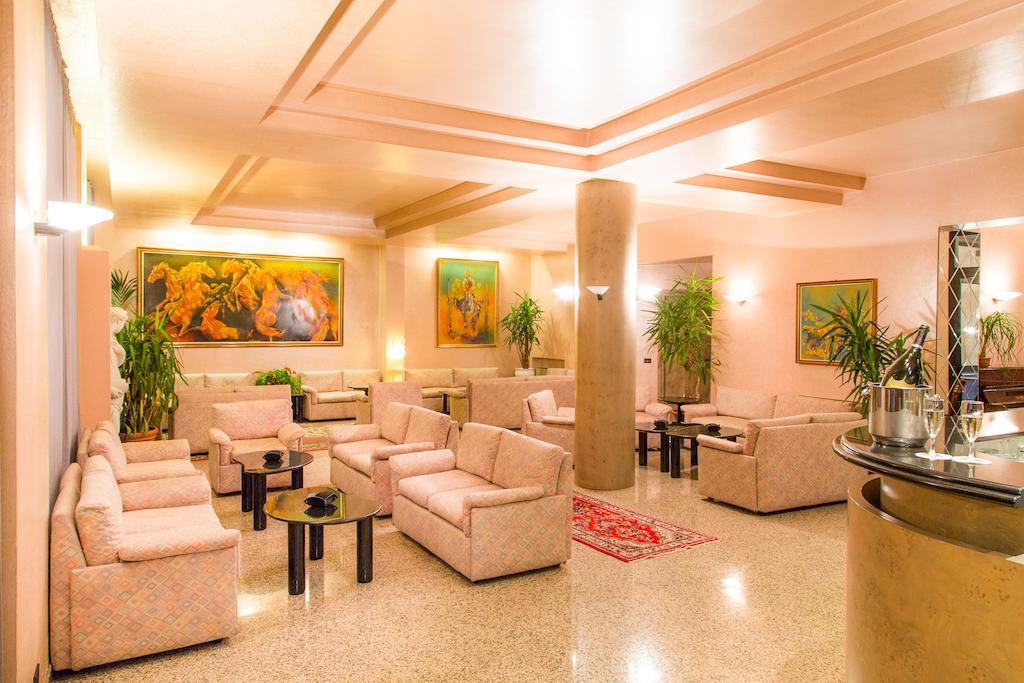 Boario Terme Hotel Diana מראה חיצוני תמונה
